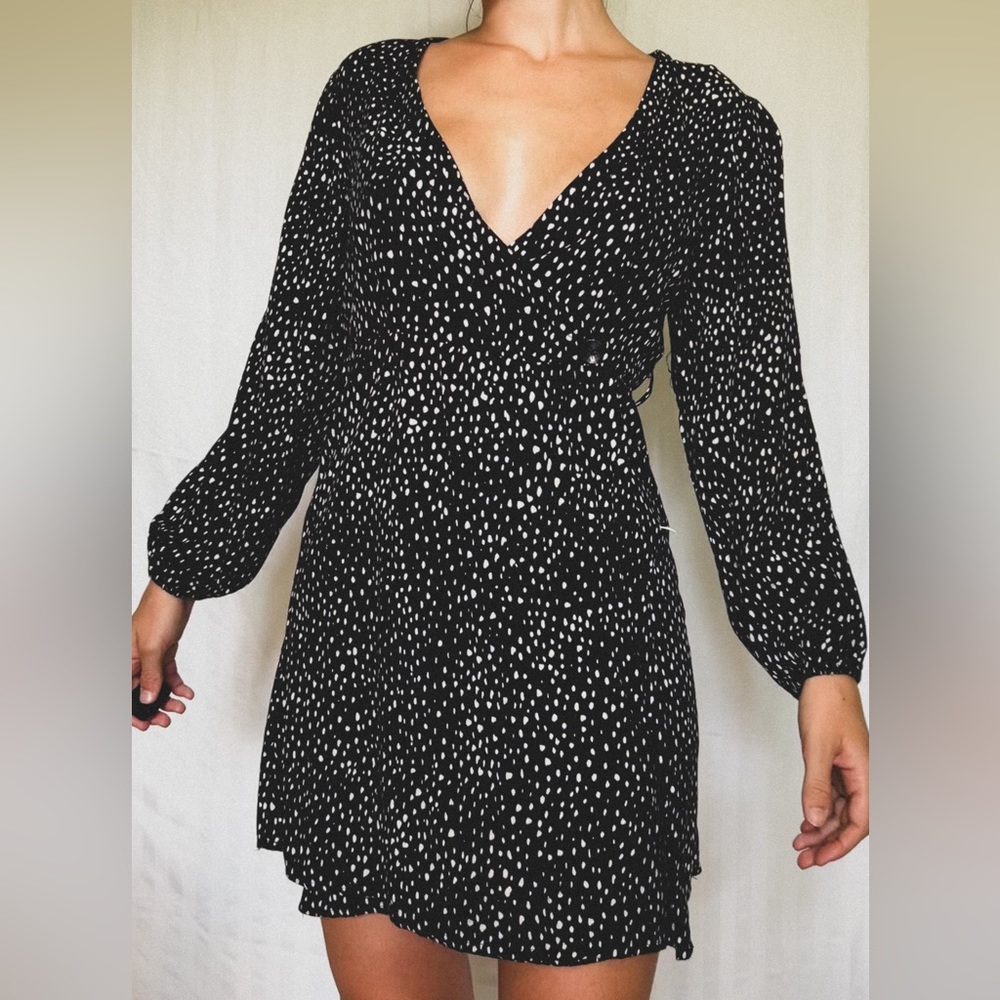 Volcom Flower Trip Dress, NWT, Long Sleeve Mini, Wrap Belt, B/W Dots, Multi-Wear